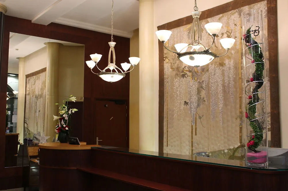 Hotel Art Deco Euralille 3*, Lille