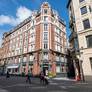 Hotel Brueghel, Lila